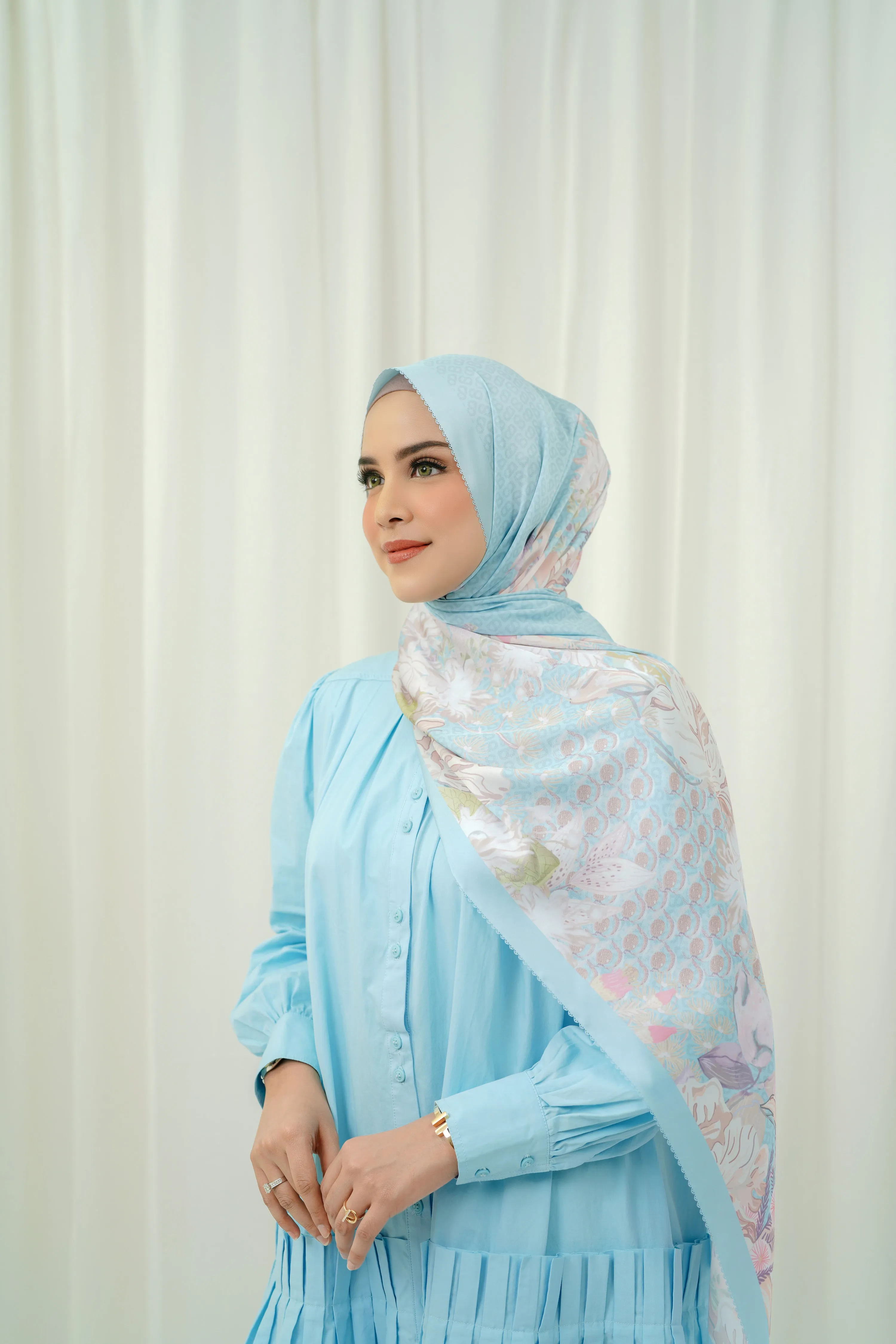 The Gardenia Satin Shawl - Flax