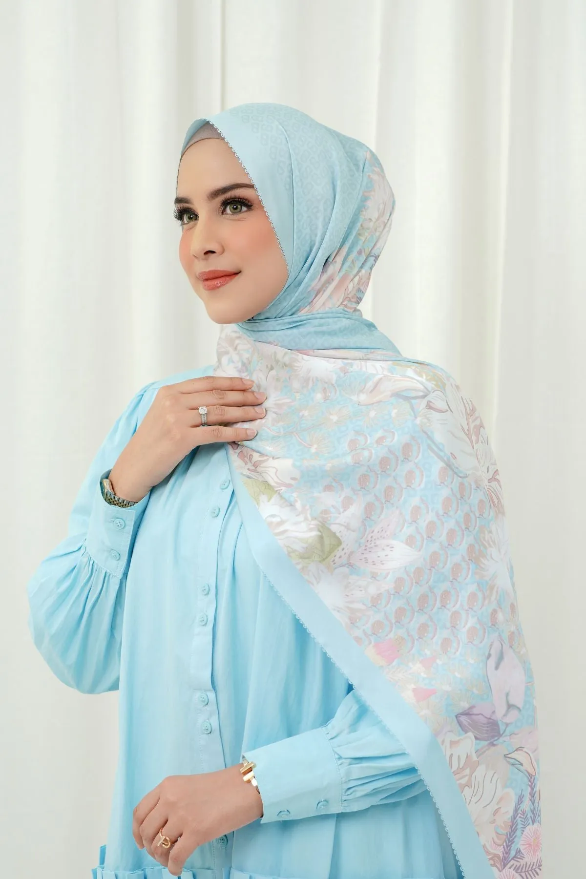 The Gardenia Satin Shawl - Flax