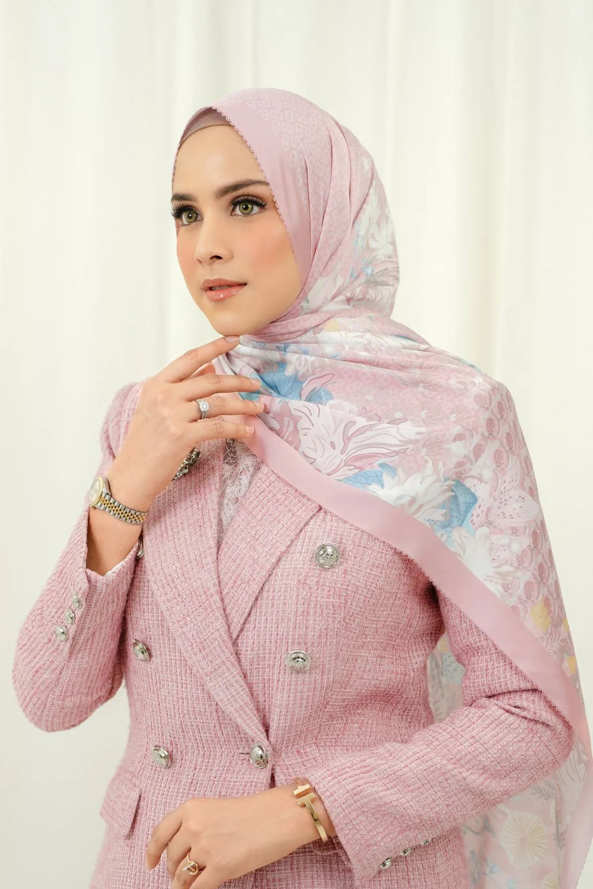 The Gardenia Satin Shawl - Peony