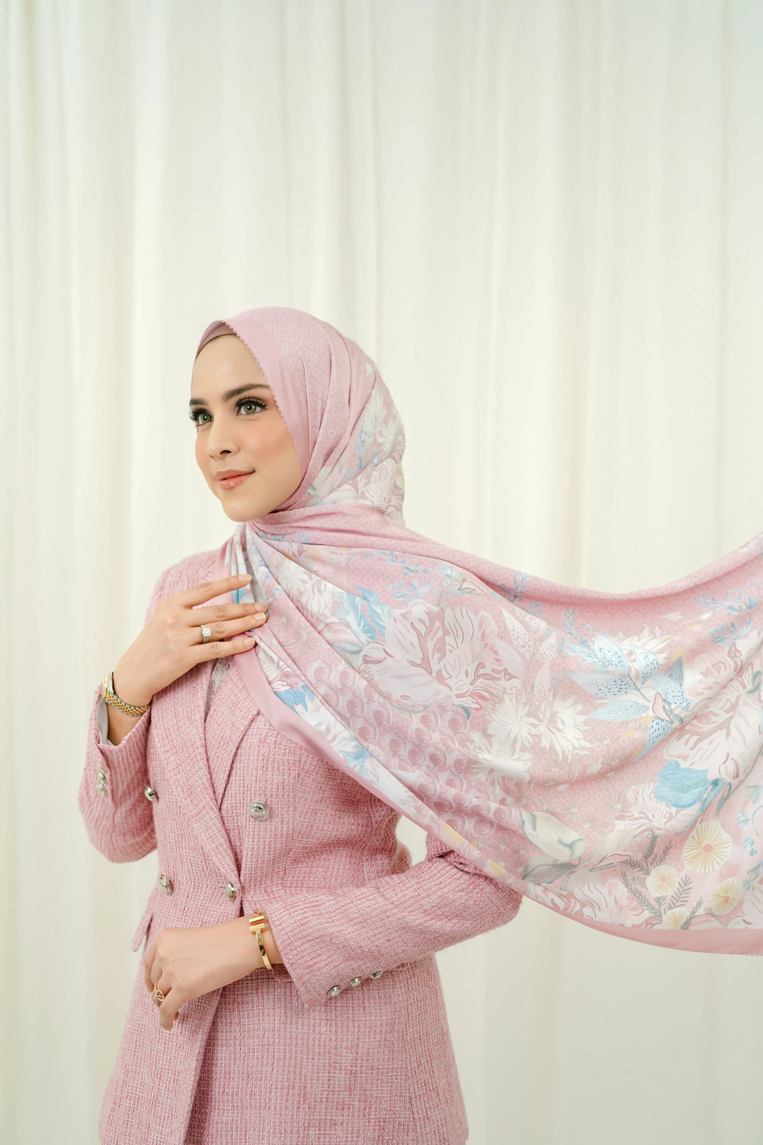 The Gardenia Satin Shawl - Peony