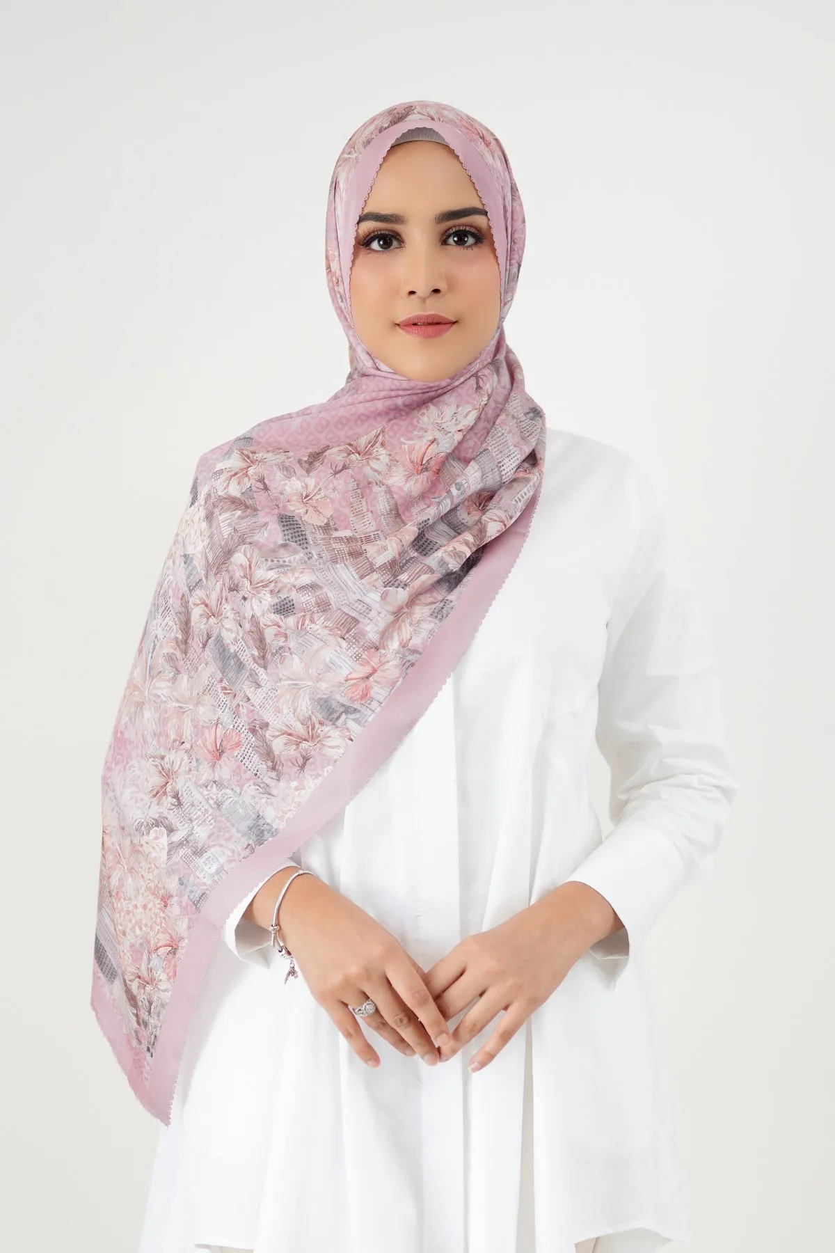 The Malaya Satin Shawl - Blush