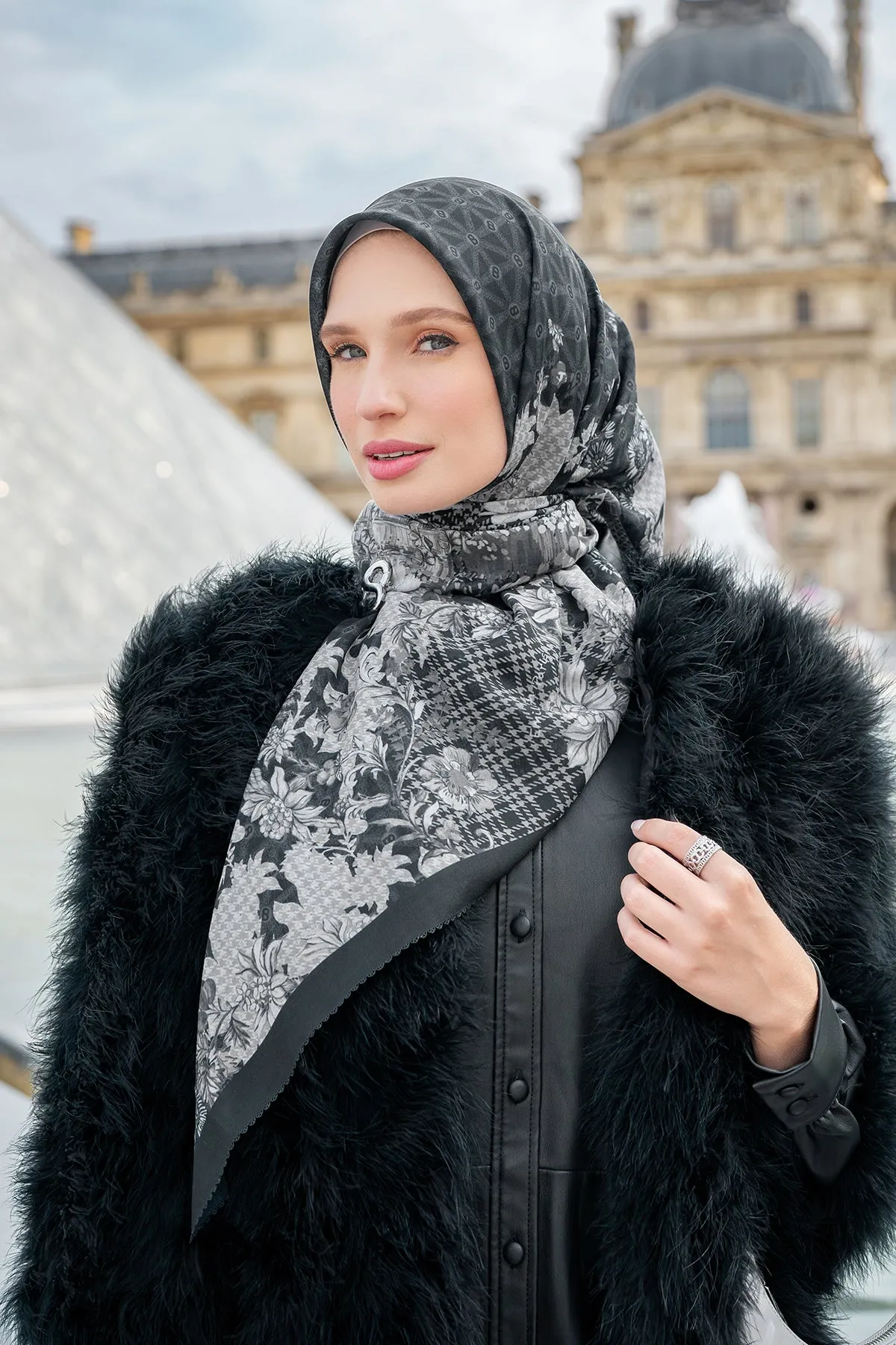 The Parisian 2.0 Square - Noire