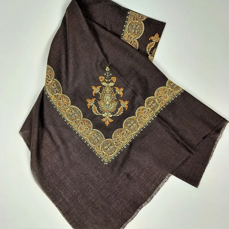 Traditional Omani masar shawl in kashmir wool and silk embroidery